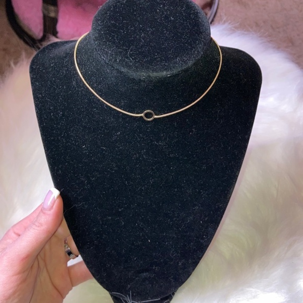 Gold Circle ⭕️ necklace - Picture 4 of 5